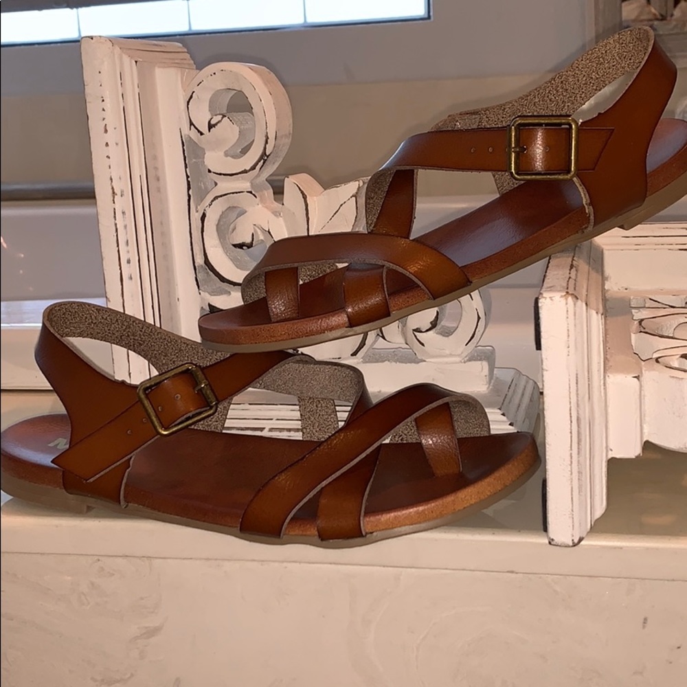 Mia eden sandals 8.5